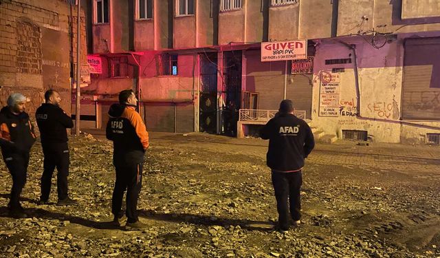 Diyarbakır'da 8 katlı bina tedbiren boşaltıldı