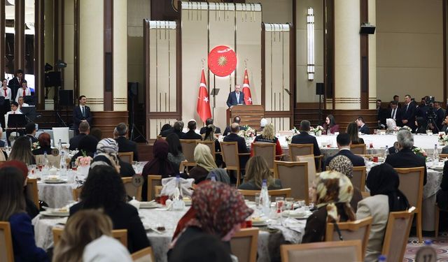 Erdoğan: Kıymetli öğretmenlerimize şiddete toleransımız yoktur
