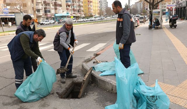 Diyarbakır’da mazgallardan 270 ton atık çıkarıldı
