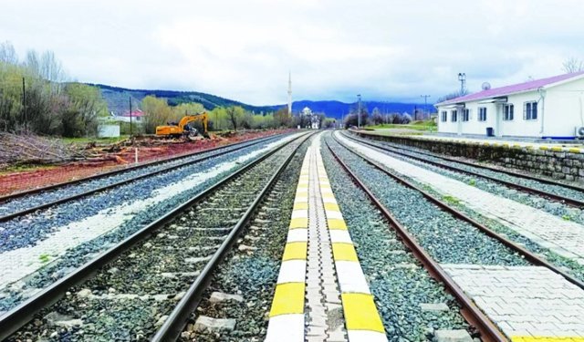 Hazar gölünde SİT alanında ağaç kıyımı ve madenciliğe tepkiler büyüyor