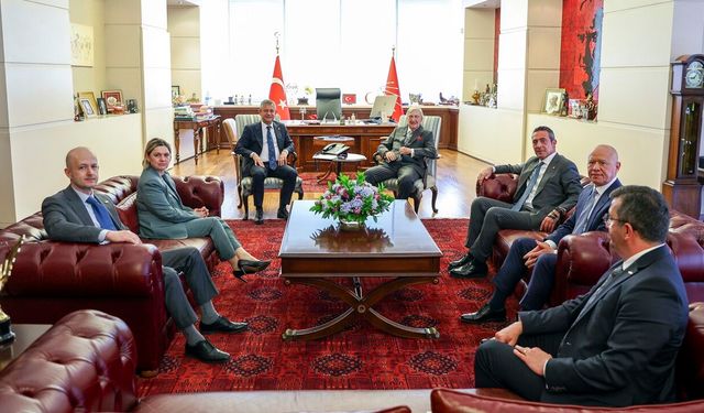 Özgür Özel, Rahmi Koç ve Ali Koç'u kabul etti