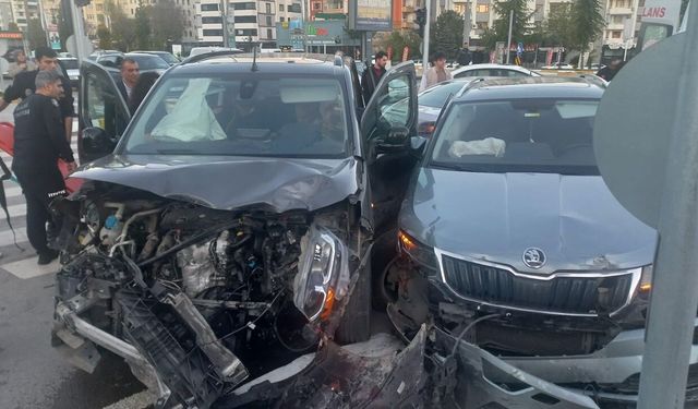 Elazığ'daki zincirleme kazada 3 yaralı