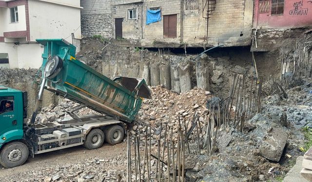 Fore kazıklar devrildi: 6 binada kayma