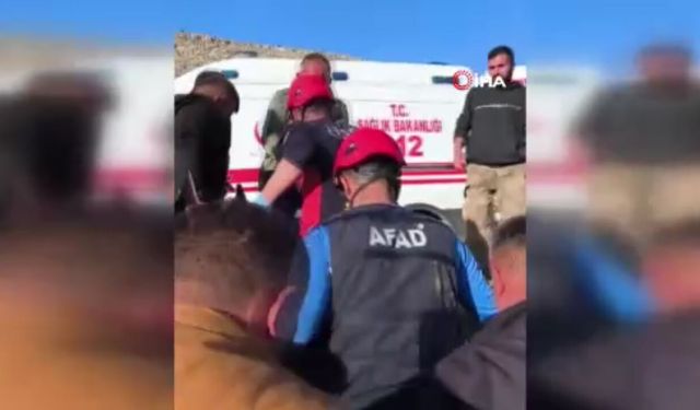 Siirt'te traktör devrildi: 2 ölü, 1 yaralı
