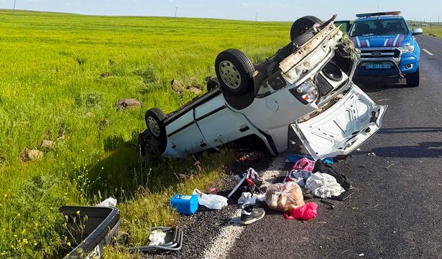 Şanlıurfa'da otomobil takla attı: 5 yaralı