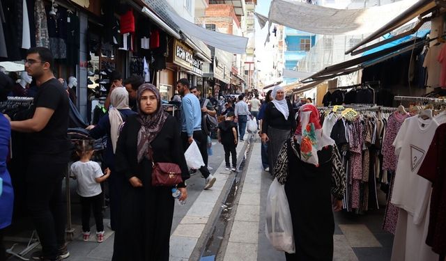 Diyarbakır’da bayram telaşı başladı: Halk oraya akın etti
