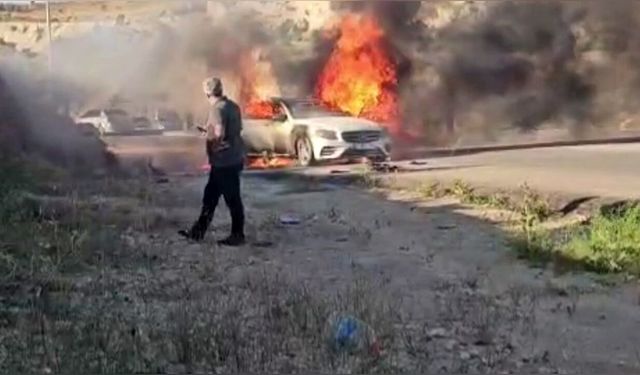 Seyir halindeki otomobil yandı