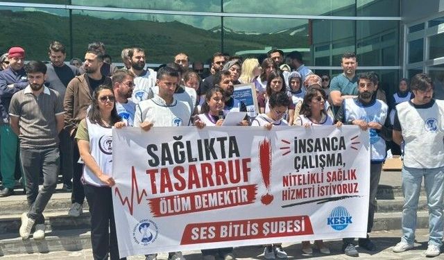 Bitlis’te sağlıkçılardan çalışma koşullarına tepki