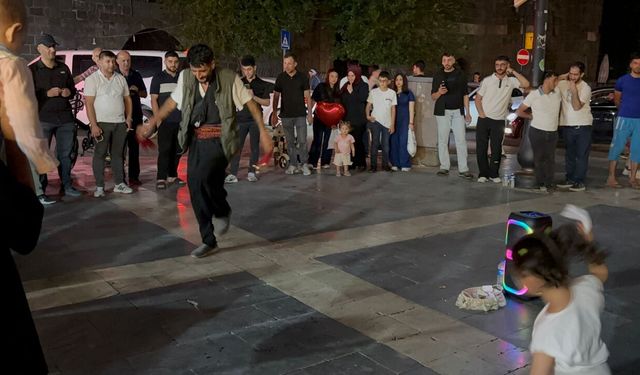 Diyarbakır'da her akşam ayrı bir coşku