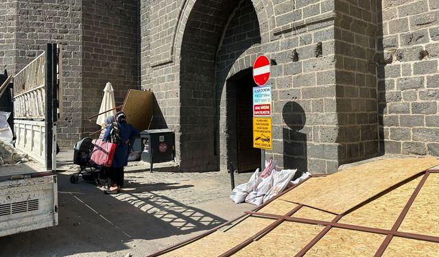 Diyarbakır’da kapatılan tarihi kapı yeniden açıldı