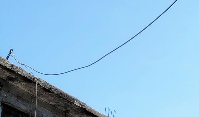 Kaçak elektrikle araç şarj istasyonu kurdular