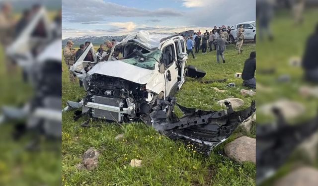 Hınıs-Muş yolunda korkunç kaza: 4 kişi hayatını kaybetti