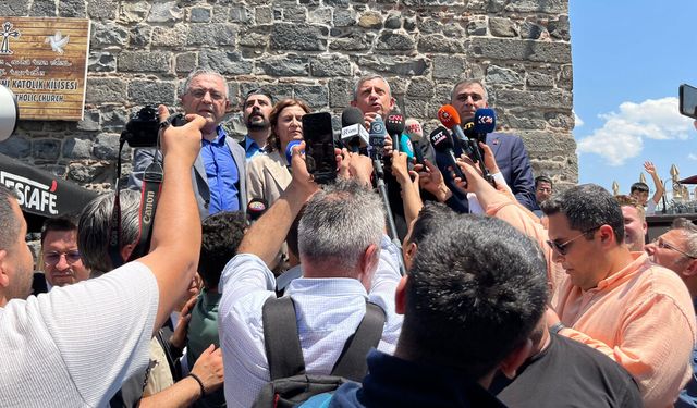 Özgür Özel Diyarbakır’da Selahattin Demirtaş’ın selamını iletti