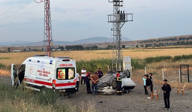 Takla atan otomobilde 3 yaralı