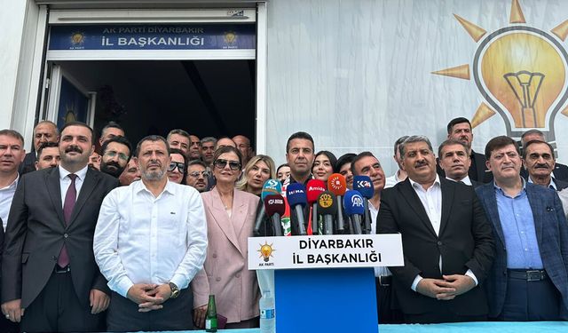 Diyarbakır'a yeni atanan AK Parti İl Başkanından Amedspor atkısı ile süreç mesajı