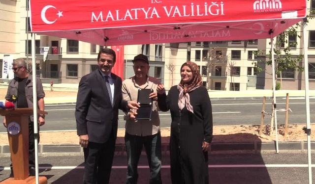 Malatya'da 4 bin 359 konut ve 115 iş yeri sahiplerini buldu