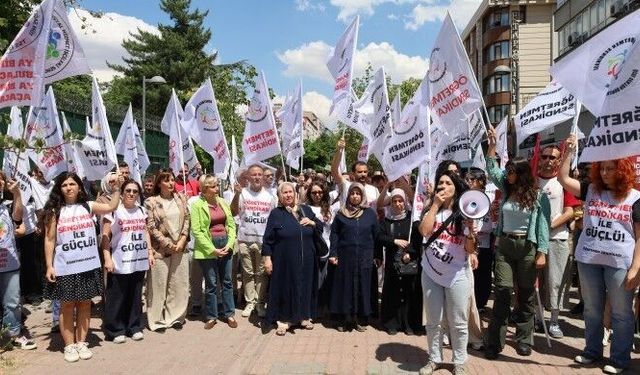 Mülakat mağduru öğretmenlerden Meclis’e tepki
