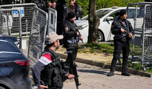 Bir belediyeye daha operasyon; 15 kişi gözaltına alındı