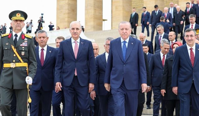 Erdoğan’dan Anıtkabir’de birlik ve beraberlik mesajı