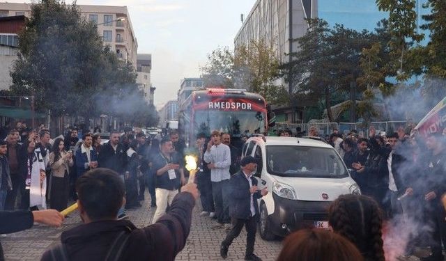 Amedspor otobüsüne Van’da coşkulu karşılama