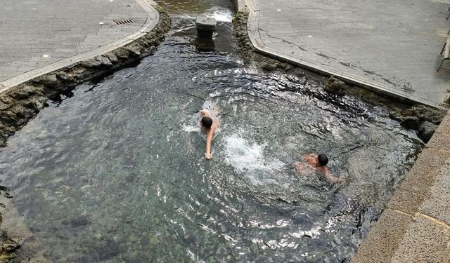 Diyarbakır'da çocuklar Ekimin soğuğuna, Anzele'de meydan okudu