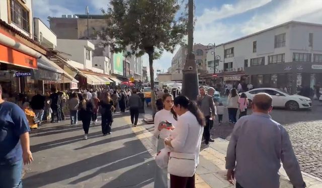 Diyarbakır’da sonbahar güneşi sokakları şenlendirdi