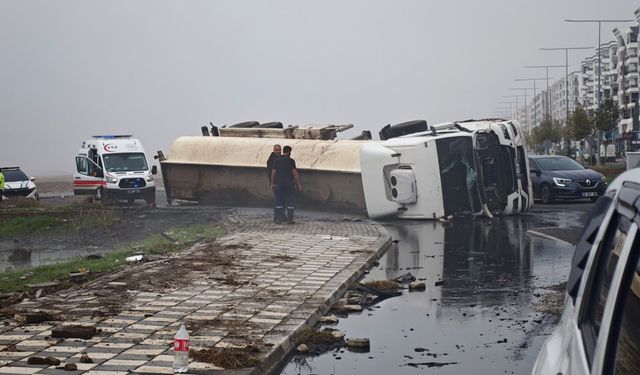 Diyarbakır’da tanker faciası! Cadde petrole bulandı