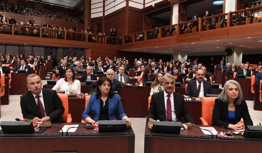Meclis’te yemin töreni başladı
