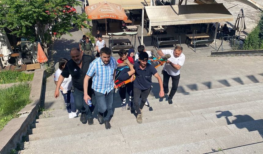 Beton zemine düşen işçi yaralandı