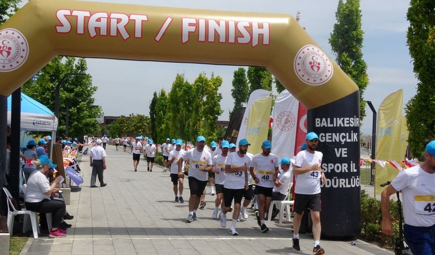 Postacılar şampiyon olmak için yürüdü