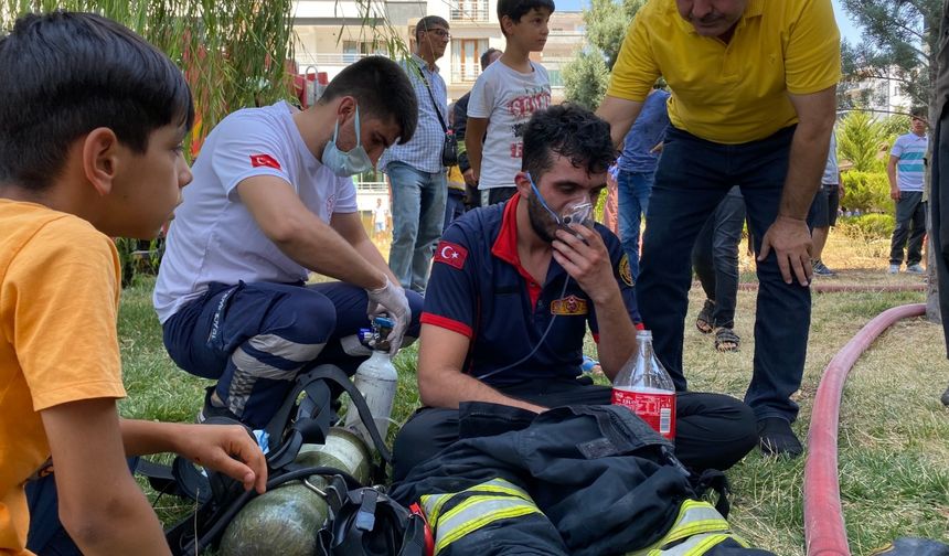 Kayapınar'da yangın; çok sayıda kişi dumandan etkilendi