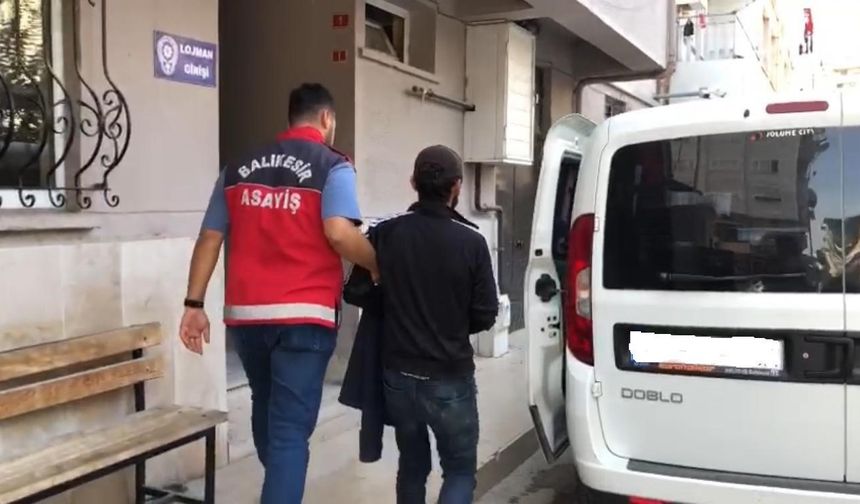İnternet dolandırıcıları yakalandı