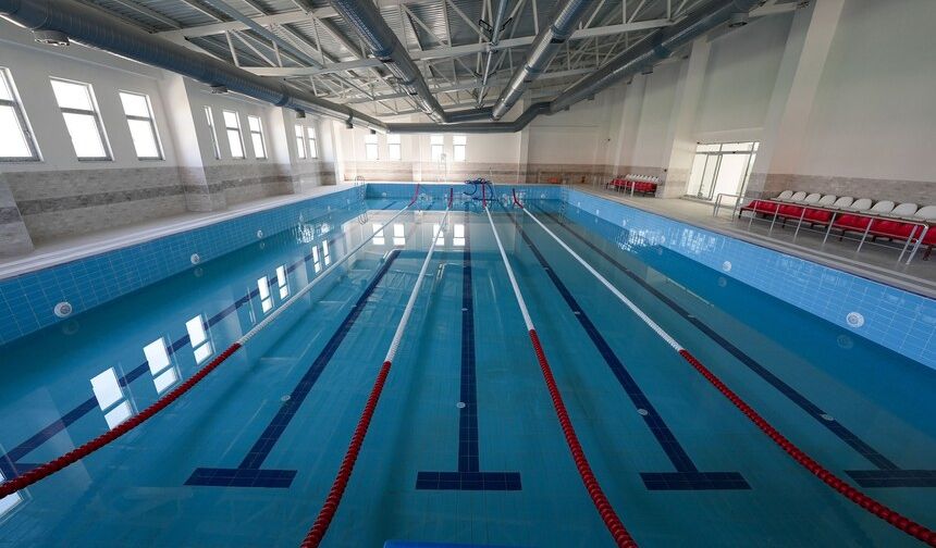 Kulp'a yarı olimpik yüzme havuzu yapıldı