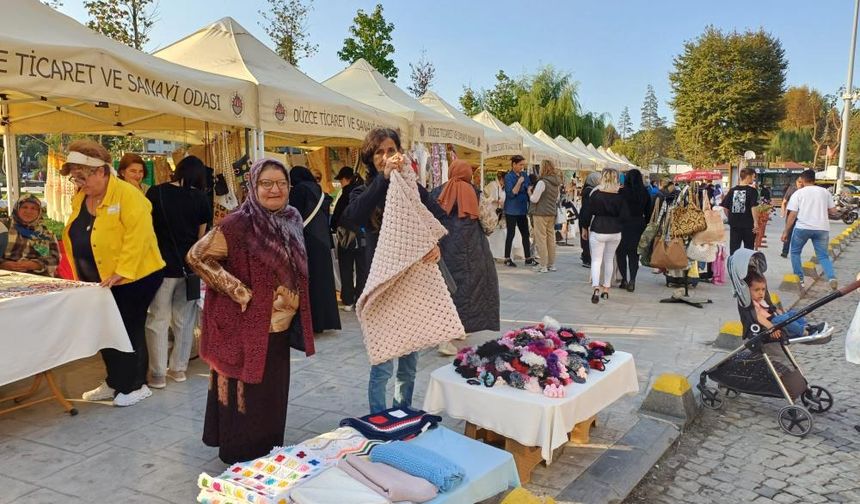 Kadınların el emeği sokağına yoğun ilgi