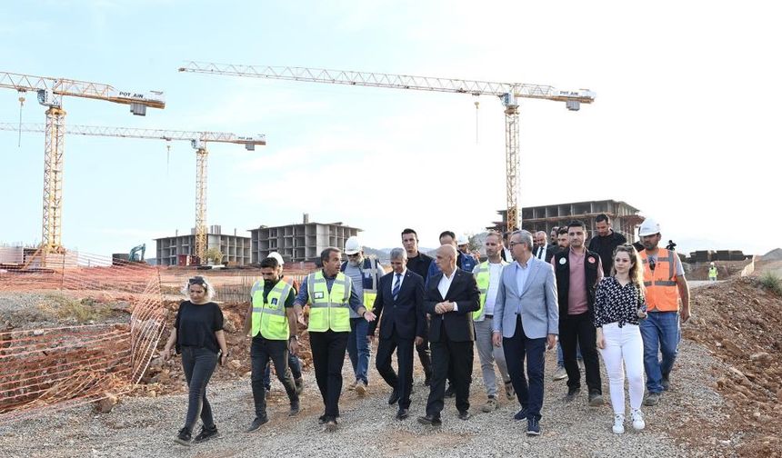 Depremin vurduğu Maraş'ta TOKİ konutları yükseliyor