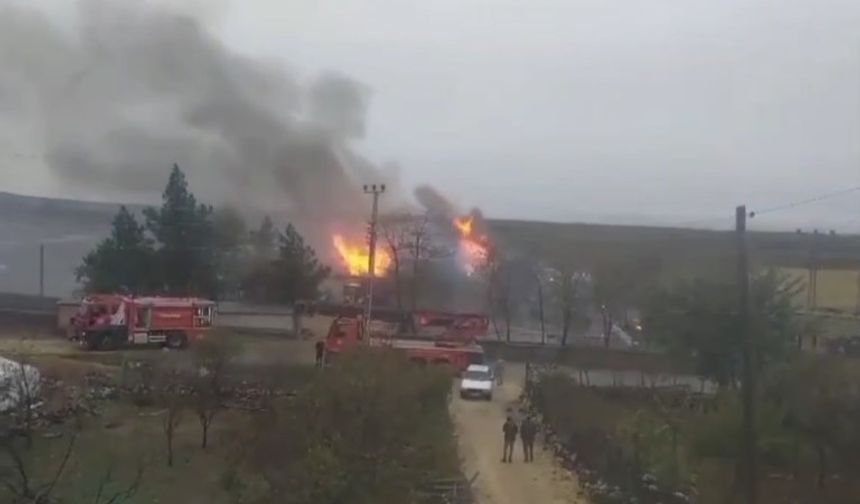 Çınar’da okul çatısında yangın