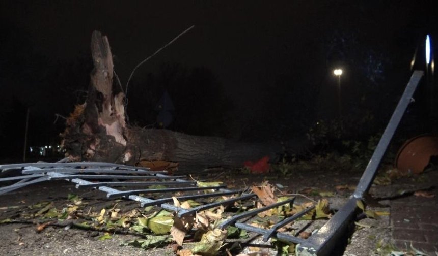 Fırtına bir kenti yıktı geçti!