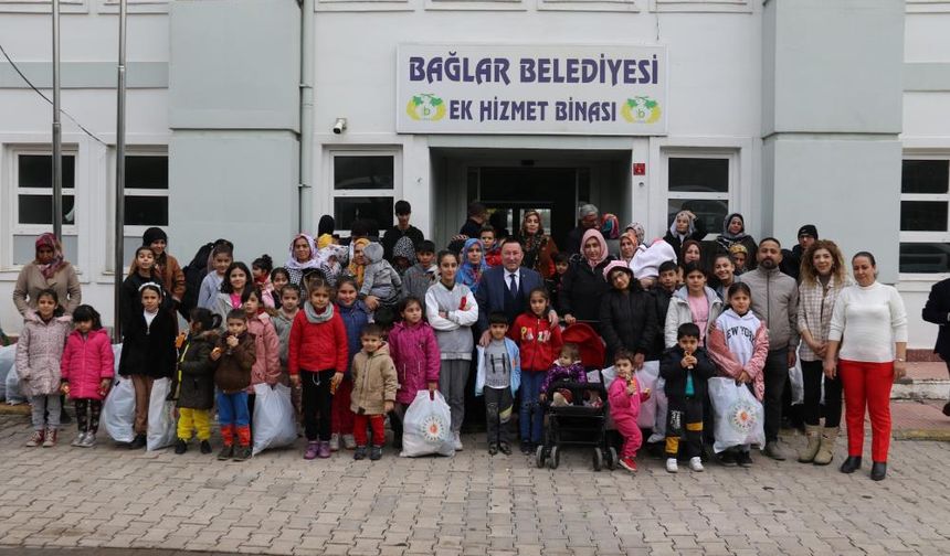 Diyarbakır’da binlerce çocuğa giysi desteği