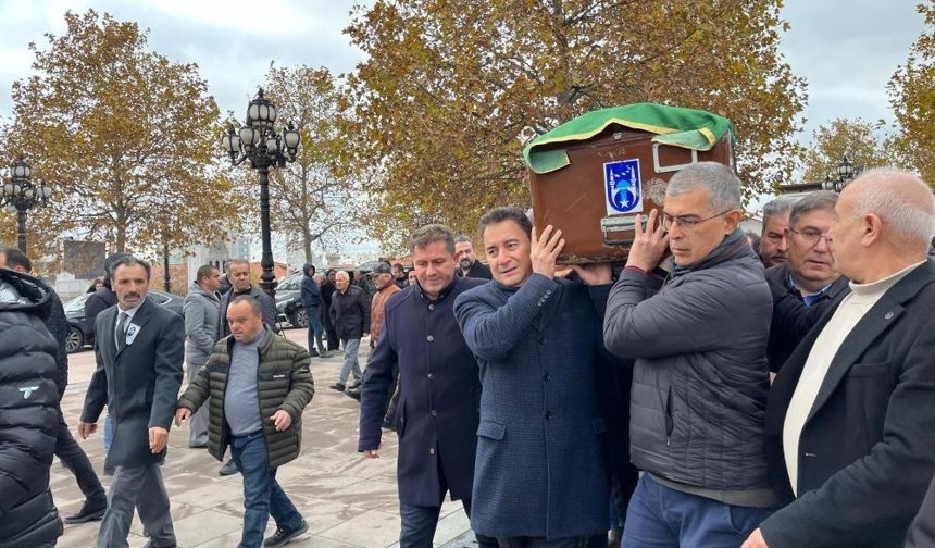 Babacan’dan annesine son görev