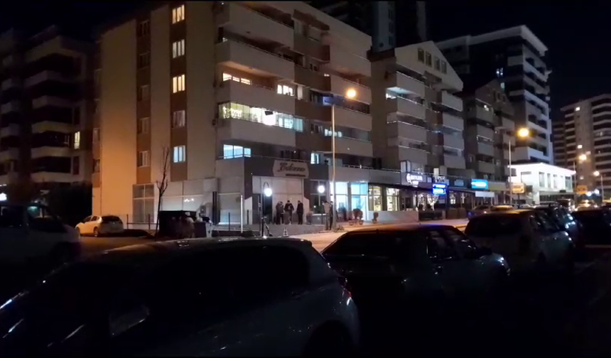 Bursa’da bir kafenin asma tavanı çöktü