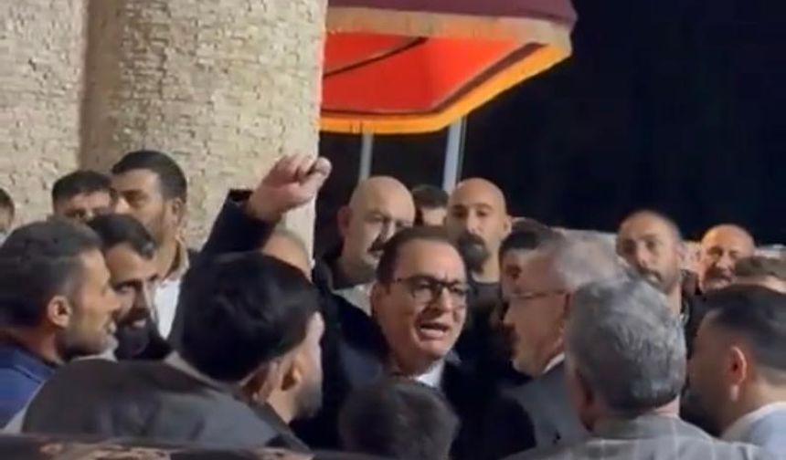Sakık’ın mikrofonu kısıldı, ortalık karıştı