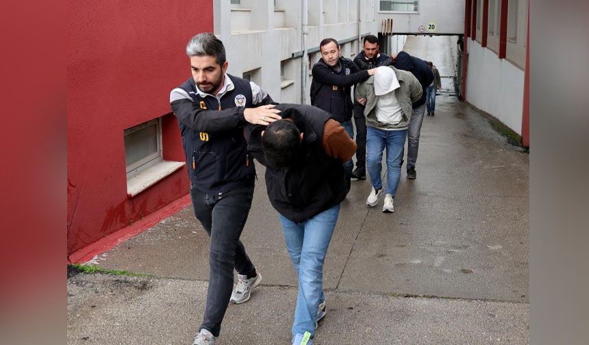 ‘Sazanlar’ polisin oltasına takıldı!