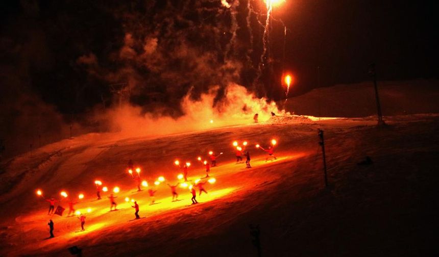 Bitlis’te meşaleli kar festivali