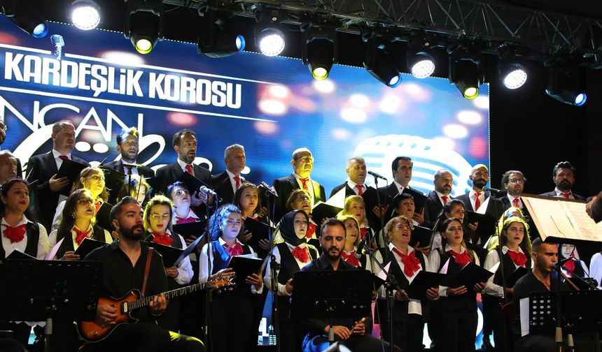 Erzincan’da “Kardeşlik Korosu” konser verdi