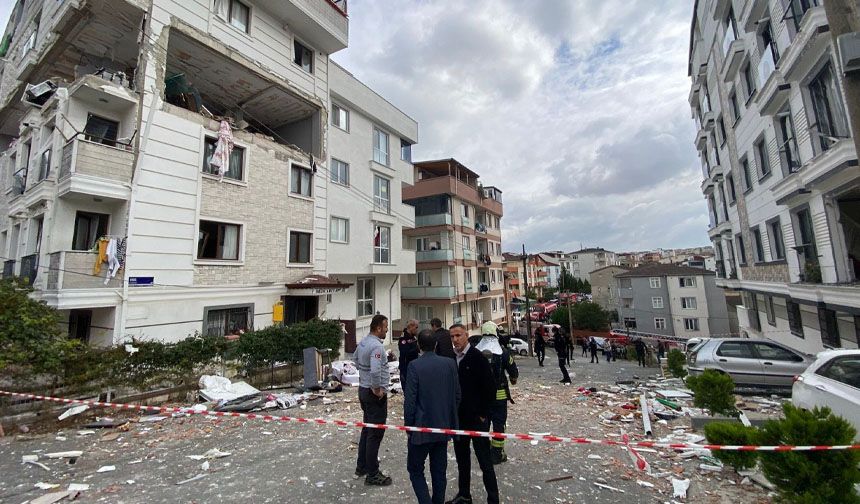 Gebze'deki patlamada ortalık savaş alanına döndü