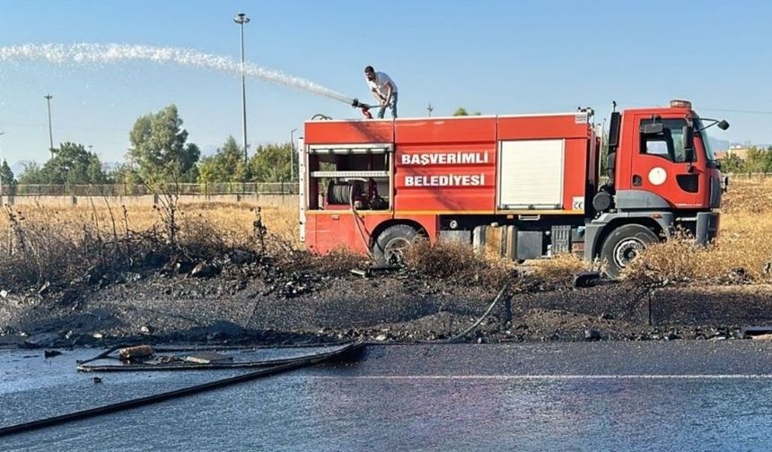 Şırnak’ta akaryakıt tankeri devrildi faciadan dönüldü