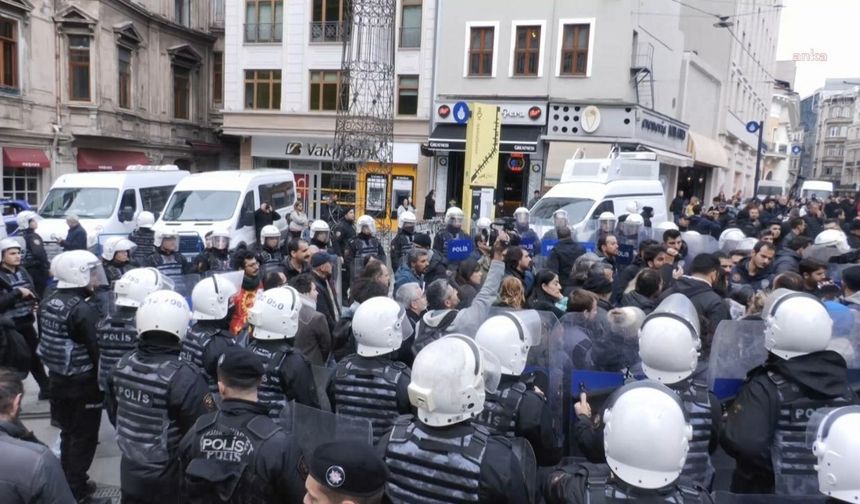 Basın emekçileri eyleme geçti: Gazetecilik suç değildir