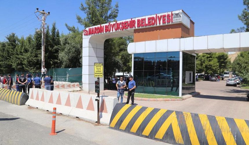 Mardin kayyumu Kırklareli'ye yol yapmış