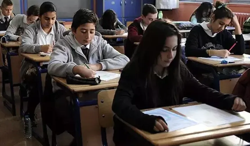 Liselerde değişim sinyali, 3 model masada