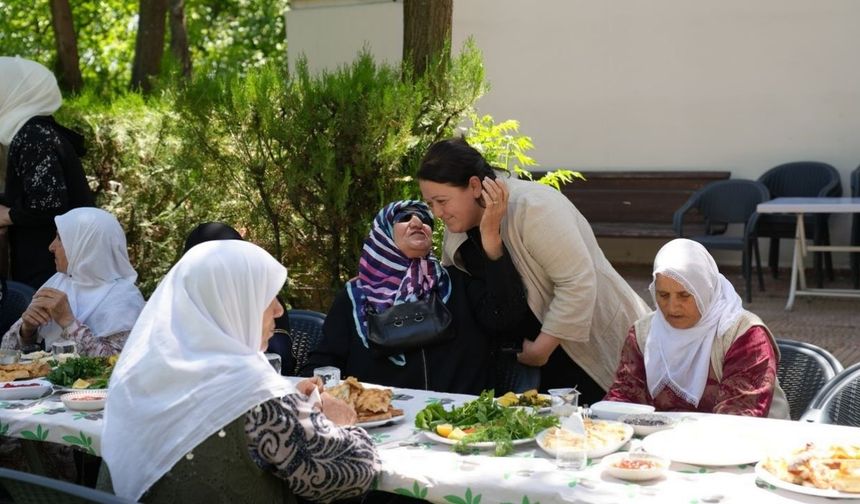 Diyarbakır Bağlar Belediyesi anneleri unutmadı